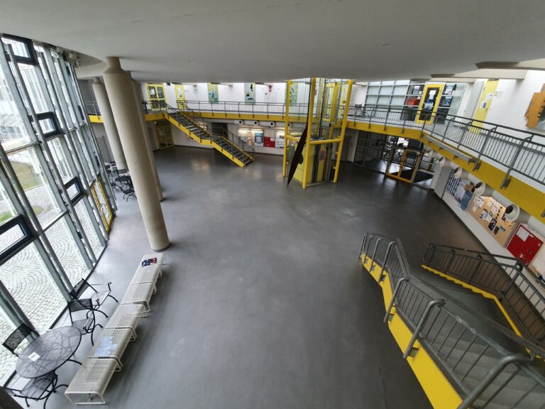 Projekt-/Masterarbeit  Raumakustische Analyse des CBI-Foyers in der Cauerstraße 4